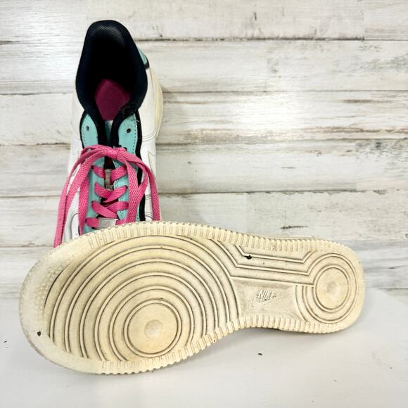 Nike Youth Air Force 1 LV8 White Running Shoes Sneakers Size 6Y/7.5W BV1084-100 - Picture 2 of 6